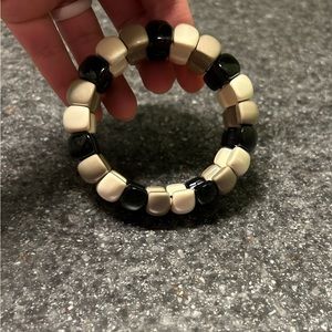 Women’s stretch bracelet